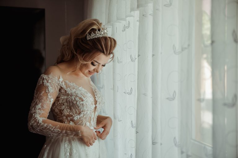 Emotii in fotografia de nunta, Mireasa frumoasa, pregatirea miresei, fotografii de nuntă